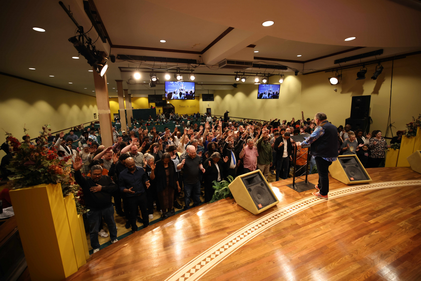 300 City Tour: Chicago (Austin), Illinois